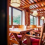 ホテル Sauerland Alpin