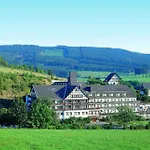 ホテル Sauerland Alpin シュマレンベルク