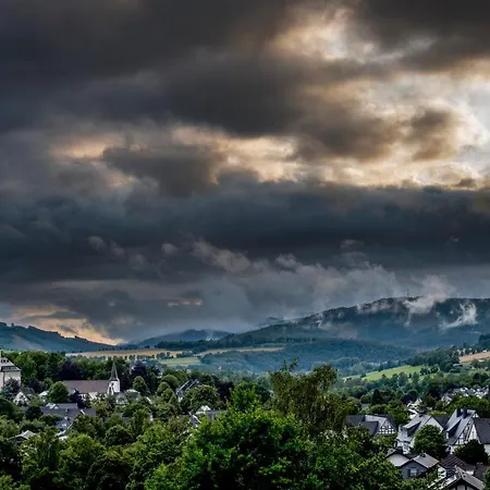 فندق Sauerland Alpin 3*