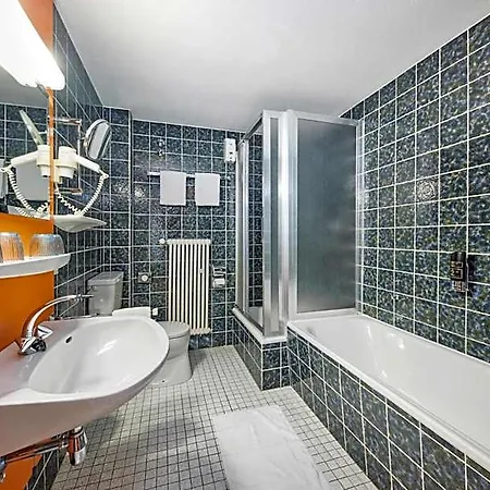 Sauerland Alpin Otel 3*